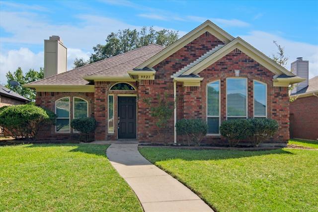 9921 Carmel Valley Dr in Frisco, TX - Foto de edificio