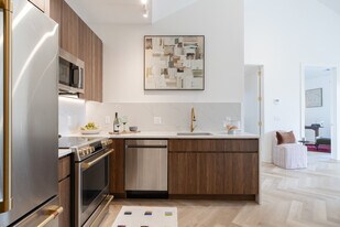 100 East in Greenwich, CT - Building Photo