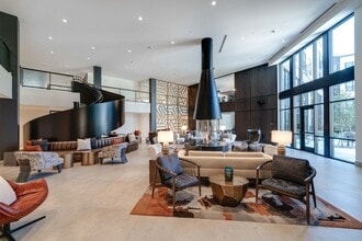 750 Hawthorn Row in Vernon Hills, IL - Foto de edificio - Building Photo