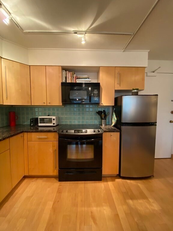 29 Concord Ave, Unit 302 in Cambridge, MA - Building Photo - Building Photo