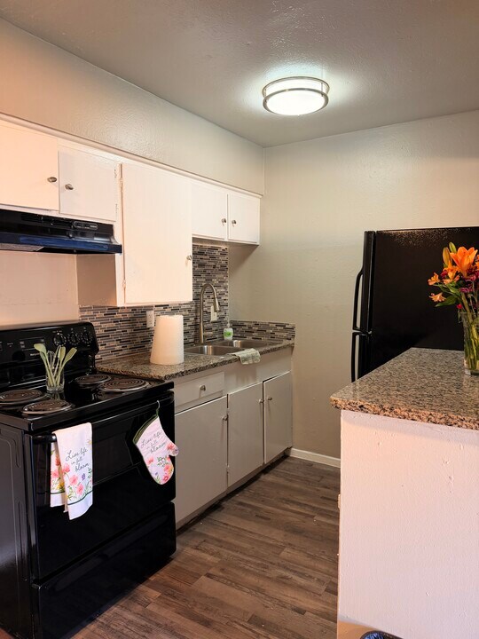 Sunrise Suites in Irving, TX - Building Photo