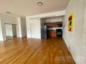 BROADWAY in Brooklyn, NY - Building Photo - Building Photo
