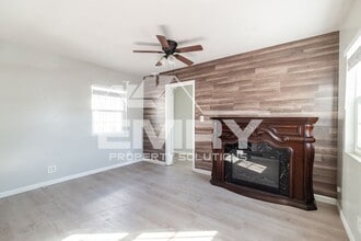5547 Holmes Ave in Los Angeles, CA - Building Photo - Building Photo