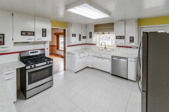 property at 2324 E South Crescent Ave