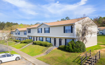 Springwood Townhomes in Tallahassee, FL - Foto de edificio - Building Photo