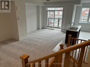 2015 Cameron Lott Cres in Oshawa, ON - Building Photo - Building Photo