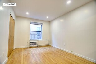 423 Amsterdam Ave in New York, NY - Building Photo