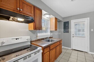 1218 Maple Ave in St. Louis, MO - Building Photo - Building Photo