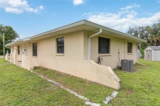 284 Lomond Dr in Port Charlotte, FL - Building Photo - Building Photo