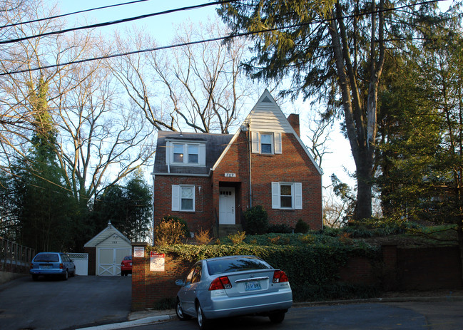 302 Patterson Ct in Takoma Park, MD - Building Photo - Building Photo