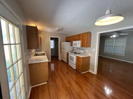 5710 Country Ln in Greensboro, NC - Building Photo