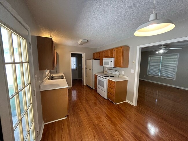 property at 5710 Country Ln