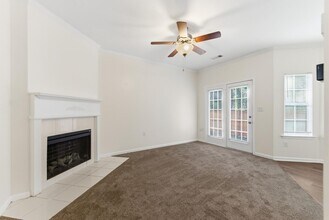 2522 Laurel Cir NW in Atlanta, GA - Building Photo - Building Photo