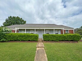 848 Rasco Rd W in Southaven, MS - Building Photo