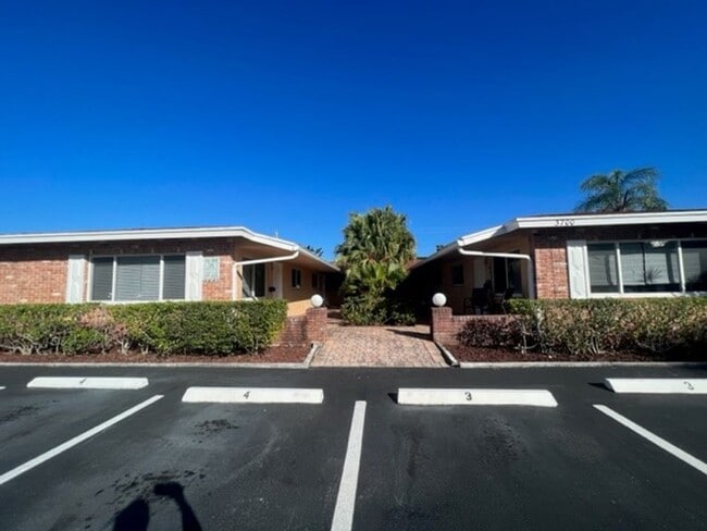 Lighthouse Point Apartments LLC in Lighthouse Point, FL - Building Photo - Building Photo