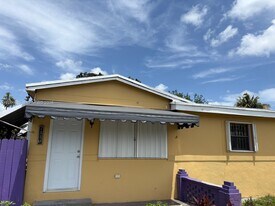 2531 NW 88th St in Miami, FL - Building Photo