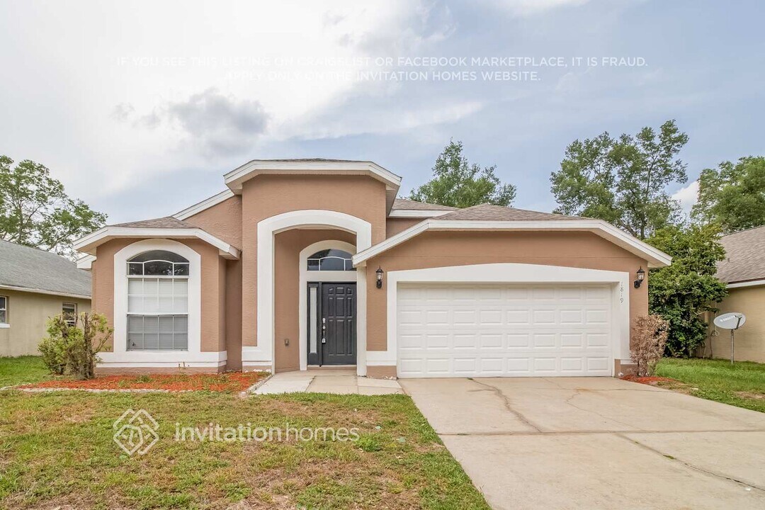 1819 Windsor Oak Dr in Apopka, FL - Building Photo