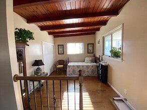 8780 Bay Dr in Gainesville, GA - Foto de edificio - Building Photo