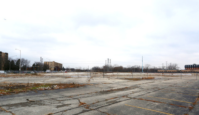 New Urbanist Plaza in Lincolnwood, IL - Foto de edificio - Building Photo