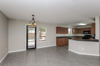 8820 Valley River Dr in Fort Worth, TX - Building Photo - Building Photo