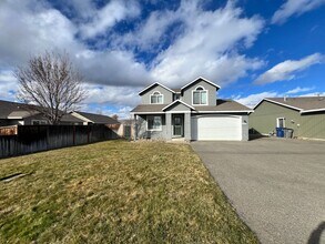 607 E Bender Rd in Ellensburg, WA - Building Photo - Building Photo