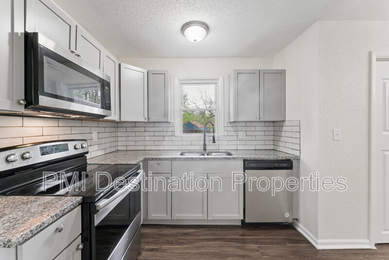 5026 Locust Ave in Kansas City, KS - Building Photo