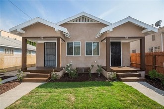 712 W 54th St, Unit 712 W. 54th Street in Los Angeles, CA - Foto de edificio - Building Photo