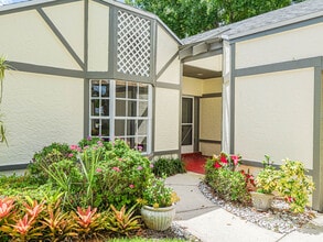 1930 Westhampton Ct in Vero Beach, FL - Building Photo - Building Photo