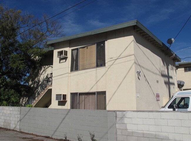 5412 Willowcrest Ave in North Hollywood, CA - Building Photo - Building Photo