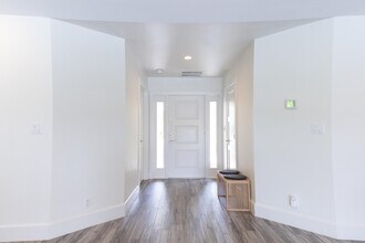2291 Las Casitas Dr in Wellington, FL - Building Photo - Building Photo