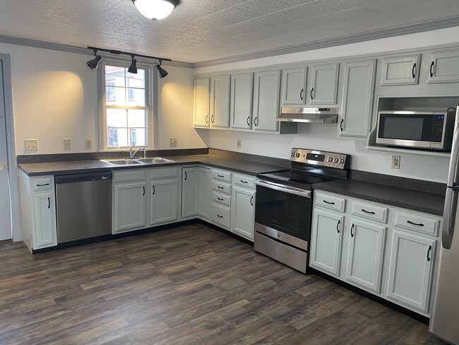 162 E Front St, Unit 101