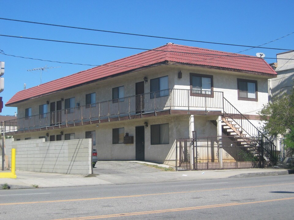 13241 Maclay St in San Fernando, CA - Building Photo