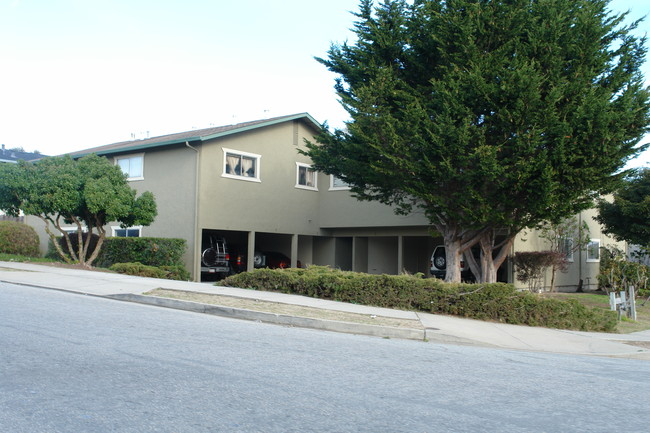 3037 Owen Ave in Marina, CA - Foto de edificio - Building Photo