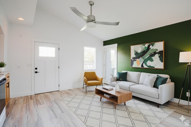 8544 S 300 E in Sandy, UT - Building Photo - Building Photo