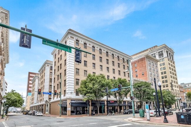 The Law Building in Norfolk, VA - Foto de edificio - Building Photo
