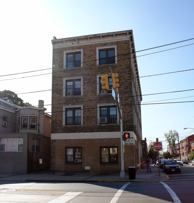 517 New York Ave in Union City, NJ - Building Photo - Building Photo