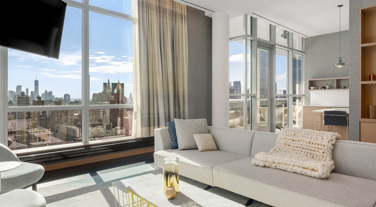 214 E 39th St in New York, NY - Building Photo