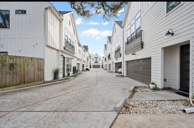 823 Mansfield St in Houston, TX - Building Photo - Building Photo