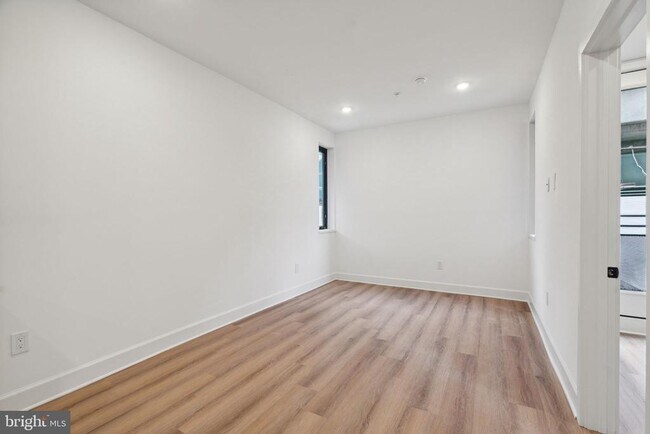 2039 N Front St in Philadelphia, PA - Building Photo - Building Photo