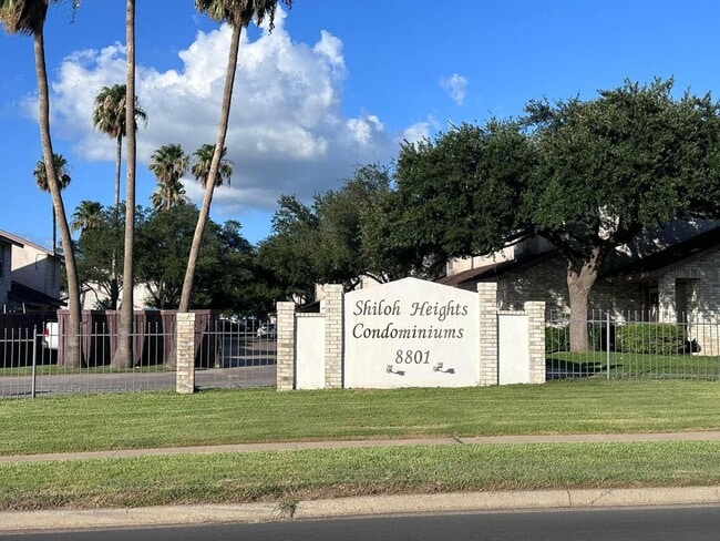 8801 McPherson Rd in Laredo, TX - Building Photo - Building Photo