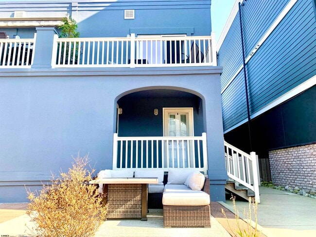 property at 9706 Ventnor Ave