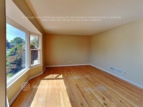 7648 S Oconto Ave in Bridgeview, IL - Building Photo - Building Photo