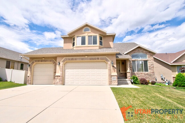 property at 4638 Seminole Cir