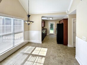 100 Moss Stone Ln in Calera, AL - Building Photo - Building Photo