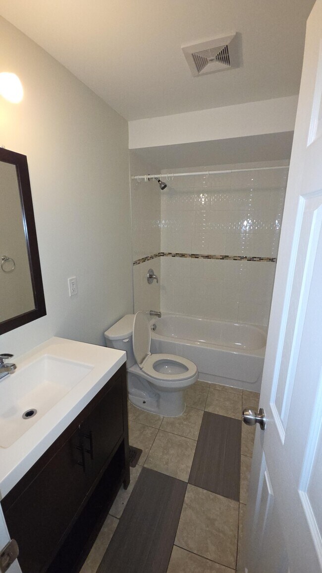 1311 Gerrard St E in Toronto, ON - Building Photo - Building Photo