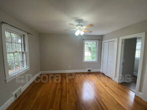 2032 N Main St in Fuquay Varina, NC - Building Photo - Building Photo