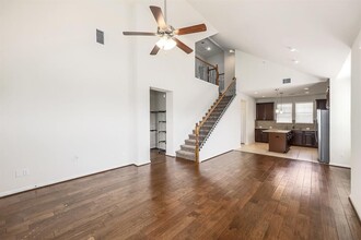7220 Wyoming Springs Dr in Round Rock, TX - Building Photo - Building Photo