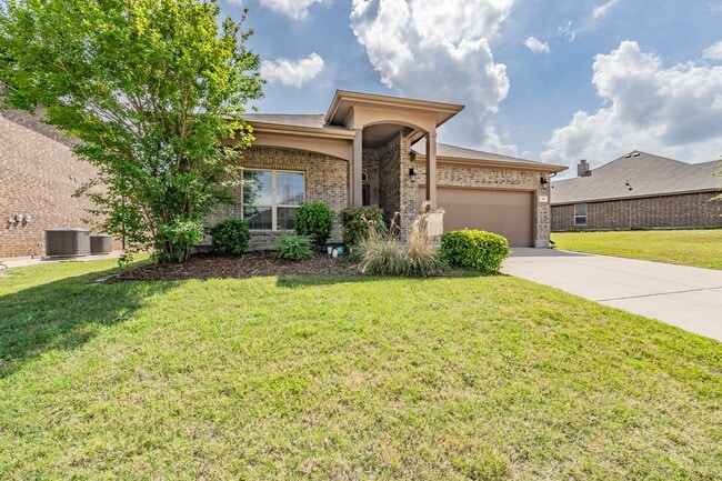 31 Mapleridge Dr in Edgecliff Village, TX - Building Photo - Building Photo