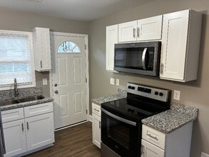 800 Dodson Mill Rd, Unit Apt #7 in Pilot Mountain, NC - Building Photo - Building Photo