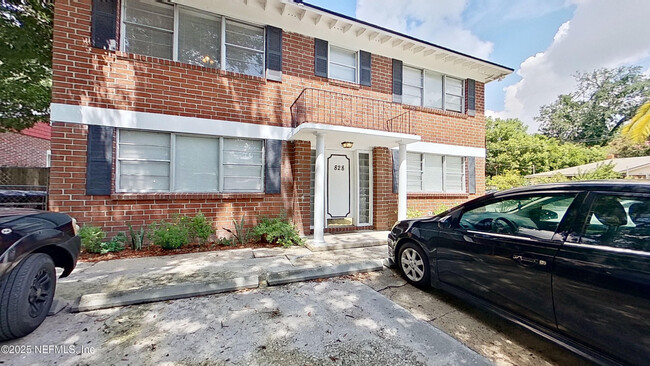 property at 828 Acosta St